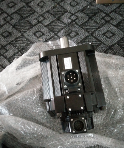 1PC YASKAWA AC SERVO MOTOR SGMGH-20ACA6C