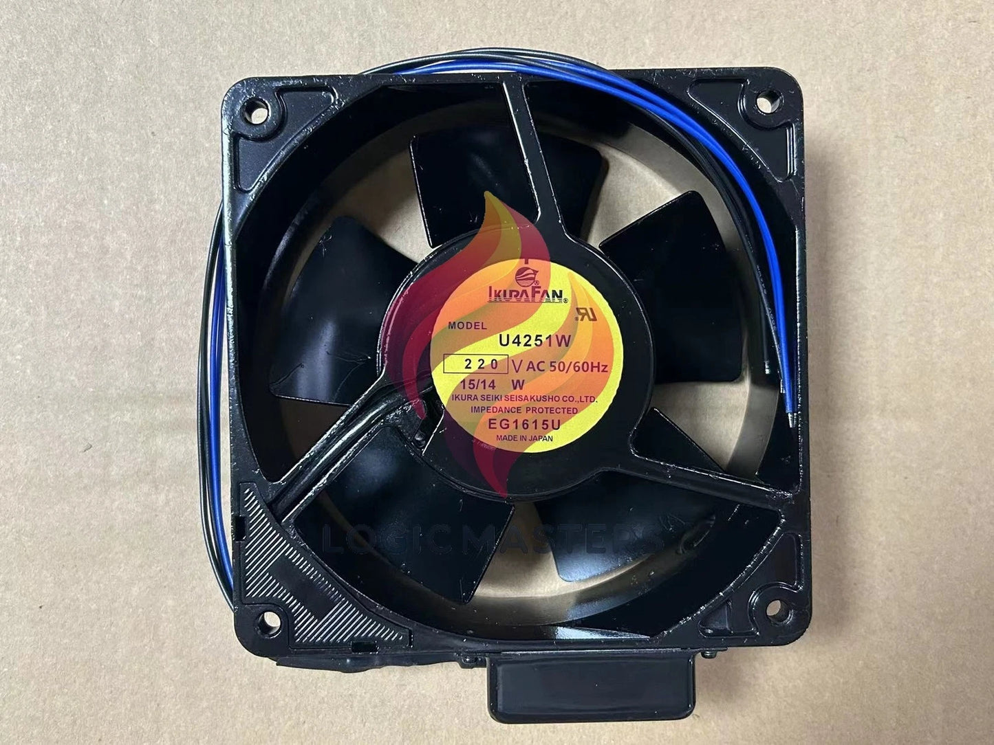 1pcs IKURA U4251W 220V 15 / 14W 12025 with sensor fan