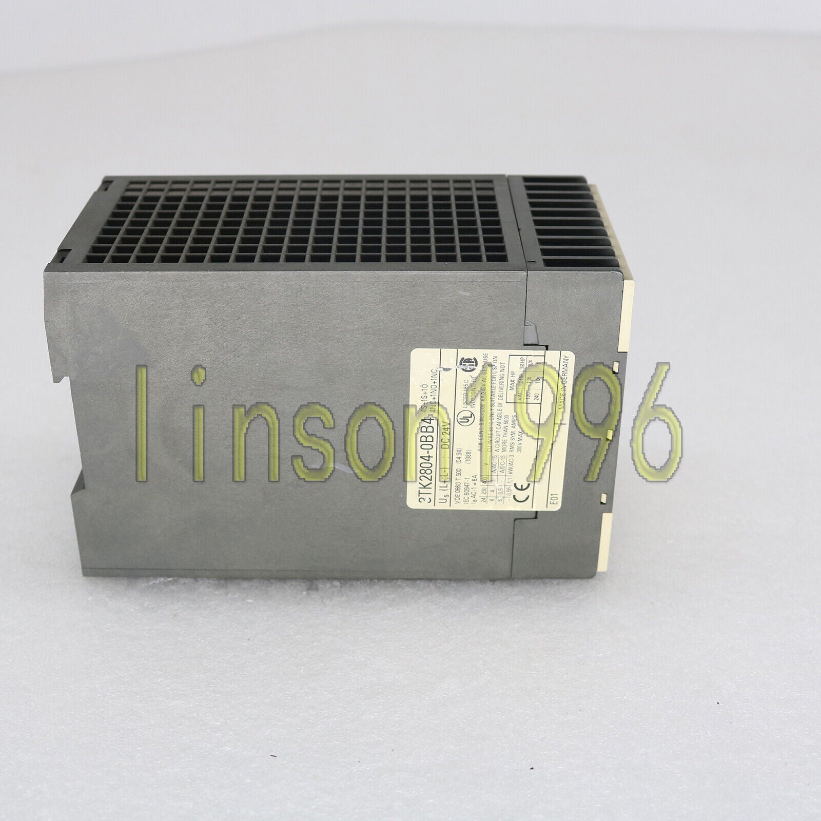 used ONE   Siemens 3TK2804-0BB4 safety relay 3TK28040BB4 Siemens