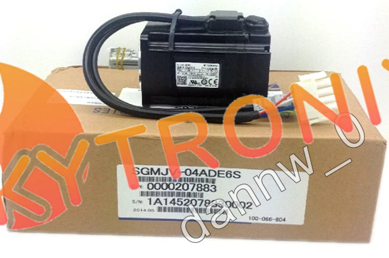 1PC YASKAWA SGMJV-04ADE6S SERVO MOTOR