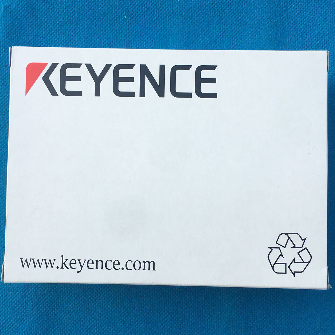ONE KEYENCE IN BOX GT-72 Laser Sensor - KEYENCE