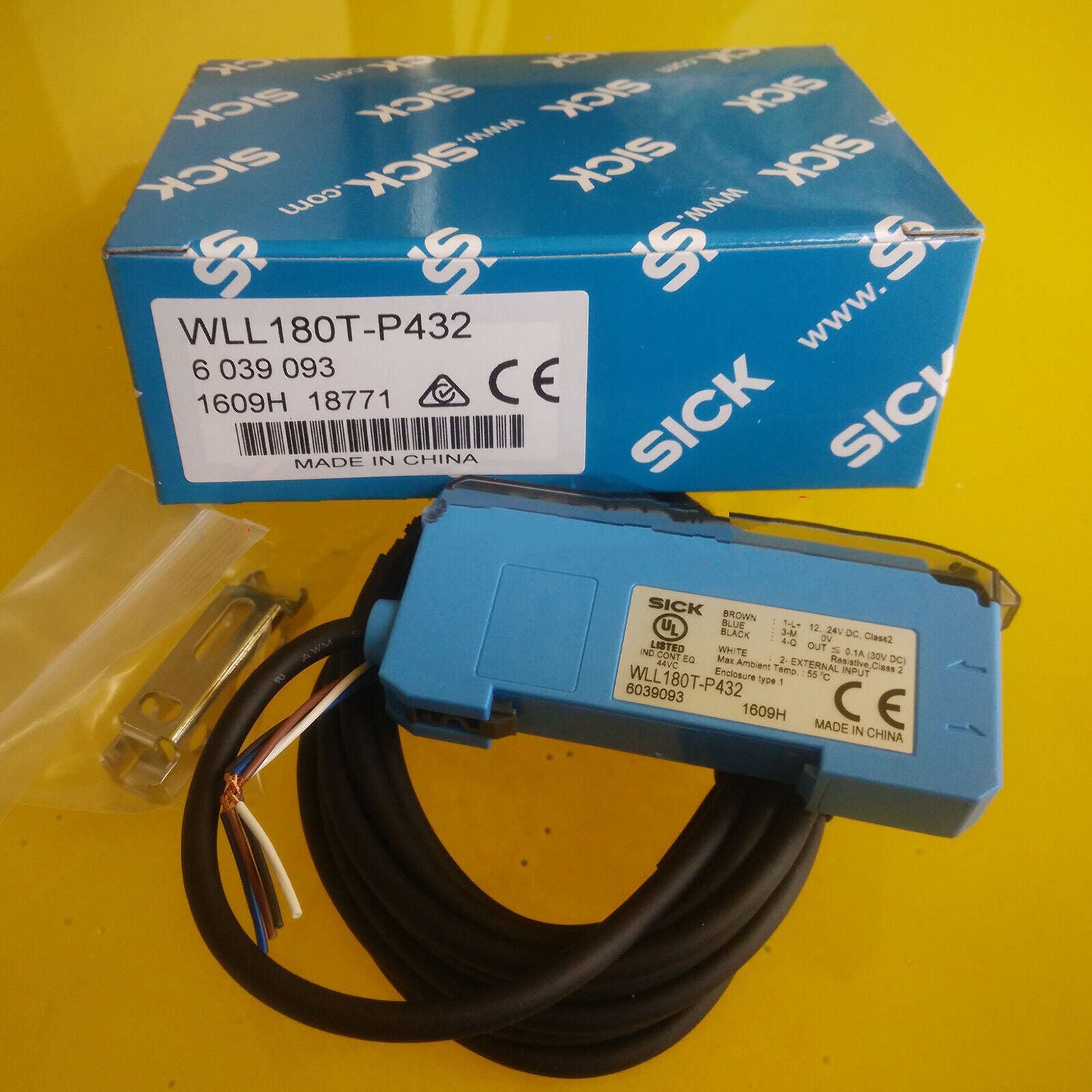 ONE SICK WLL180T-P432 Fiber Optic Sensor IN BOX - ONE SICK