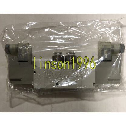 1PC SMC SY7220-5DZ-C8 Solenoid Valve - SMC