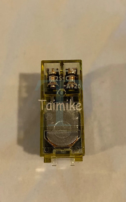 10PCS/BOX IDEC RJ2S-CL-A120 / RJ2SCLA120 Old Stock