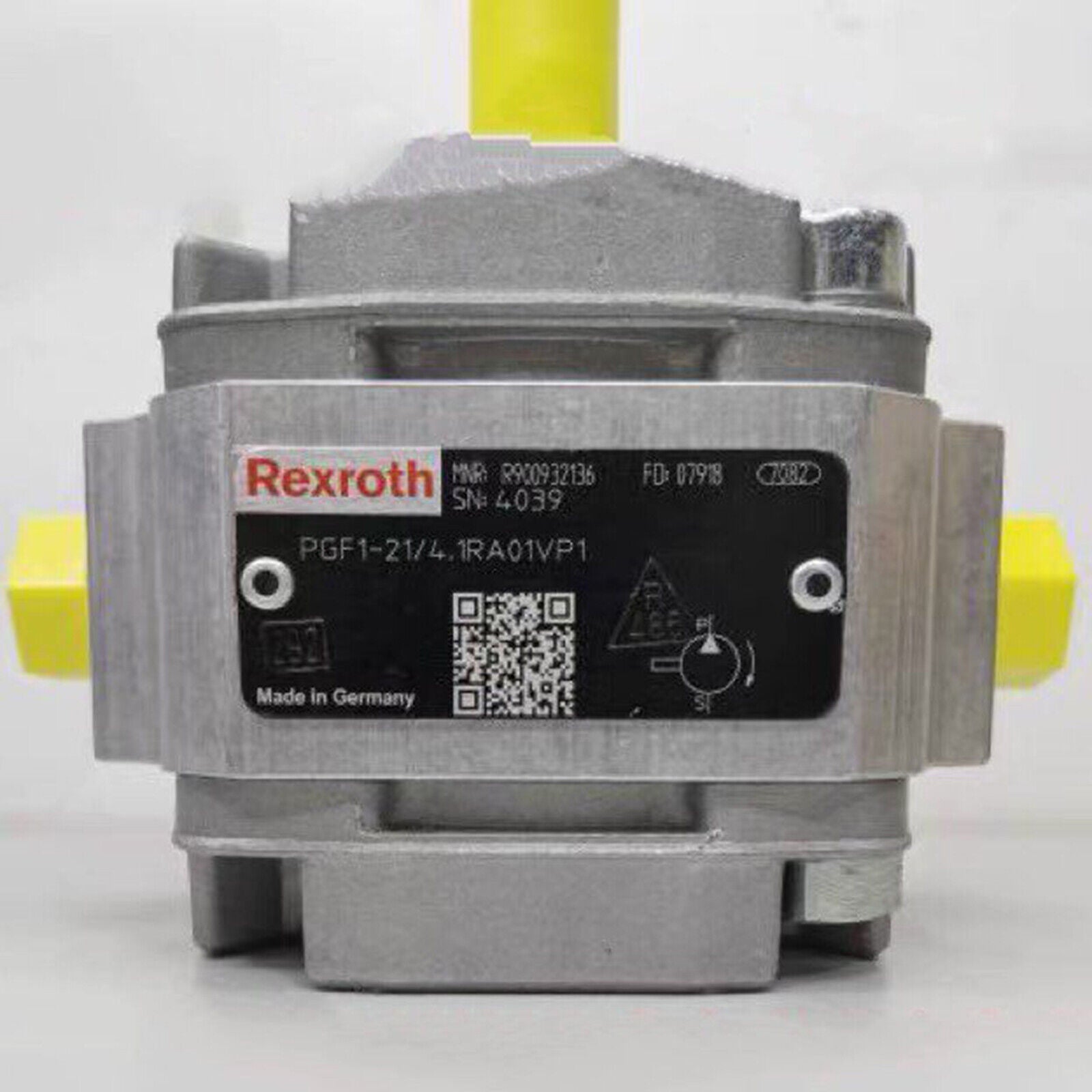 new one  Rexroth gear pump R900932136 PGF1-21/4.1RA01VP1 fast Ship