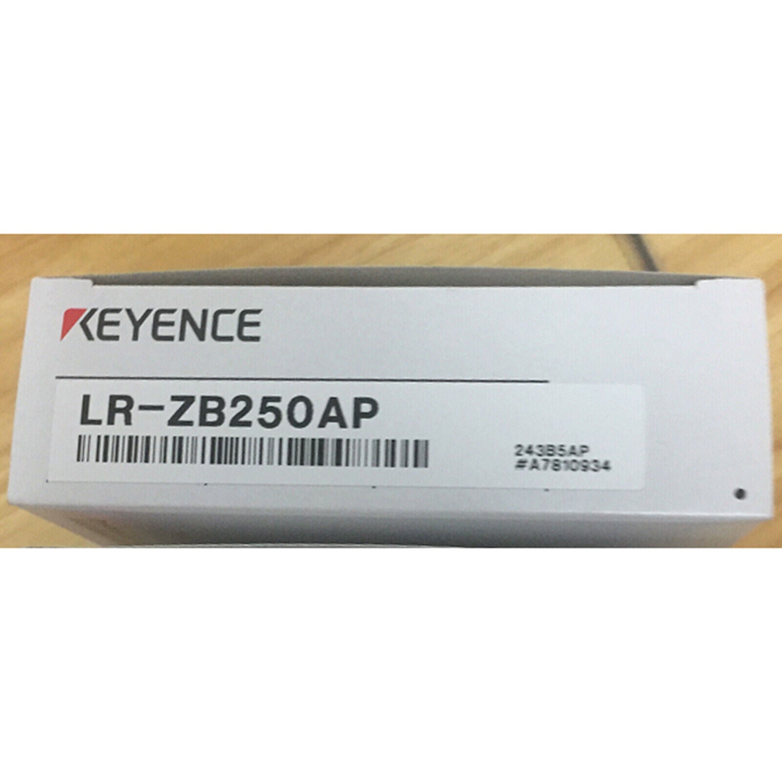 Keyence LR-ZB250AP Laser Sensor 1PC - KEYENCE