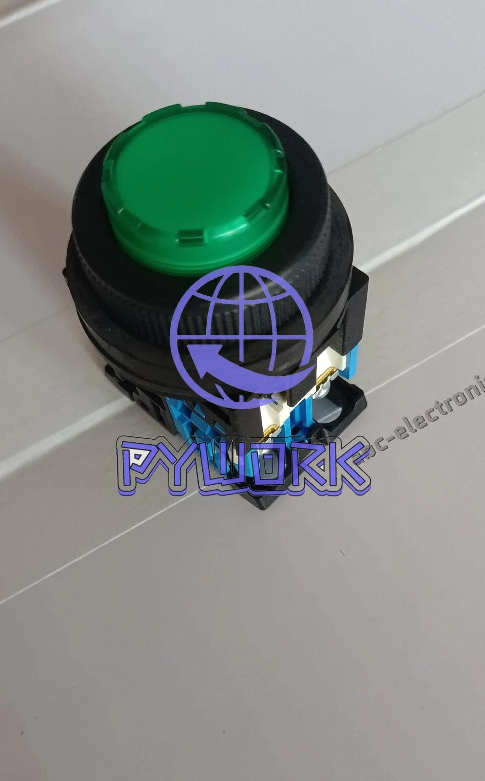 1Pcs AR30E0L-10E3G AR30EOL Illuminated button~