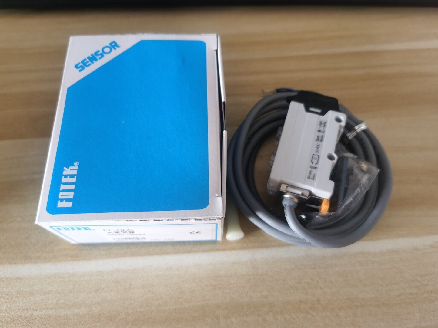 1PC  Fotek FF-06R FF06R Photo Sensor In Box