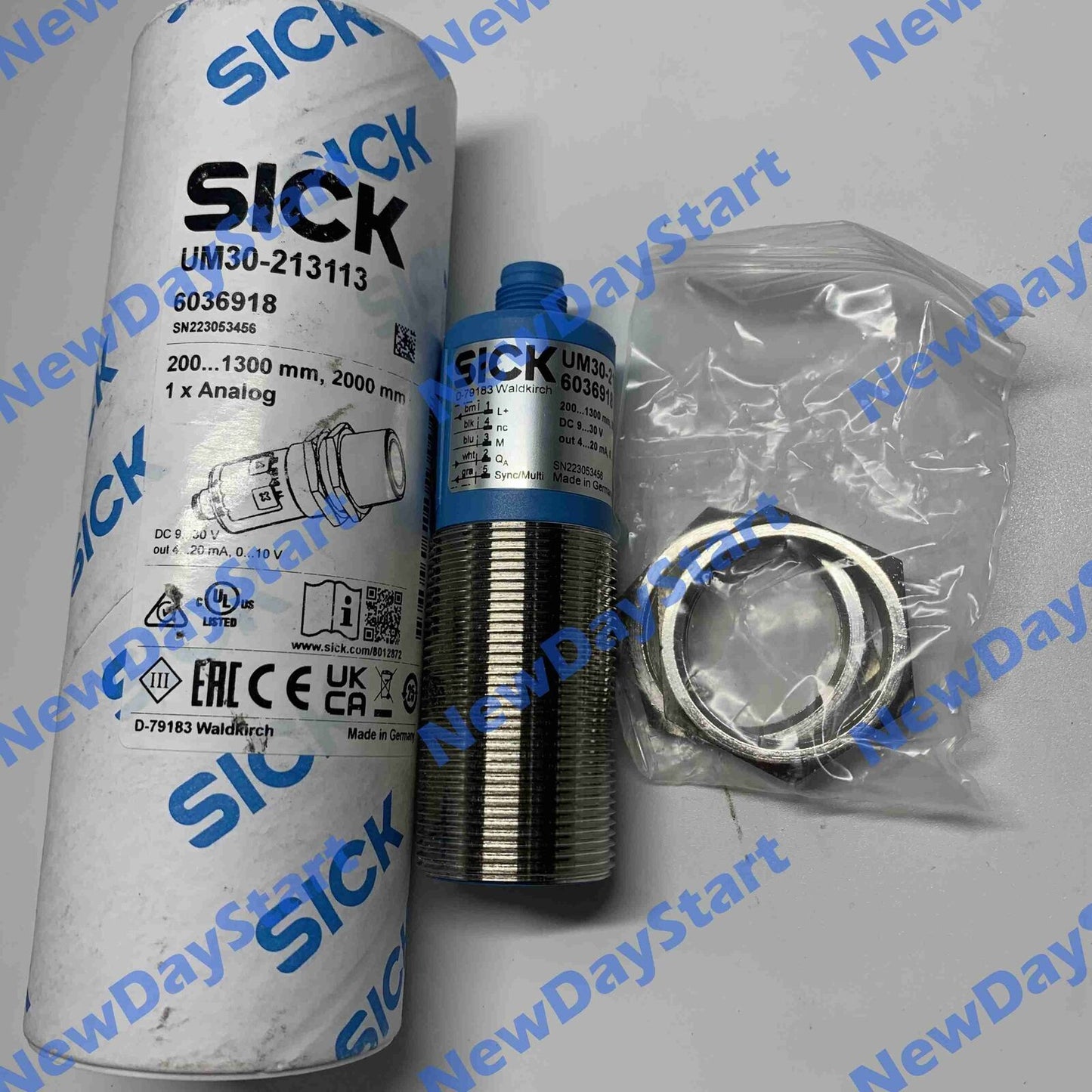 new UM30213113 UM30-213113 ULTRASONIC SENSOR 0-10V 4-20 mA - KOEED
