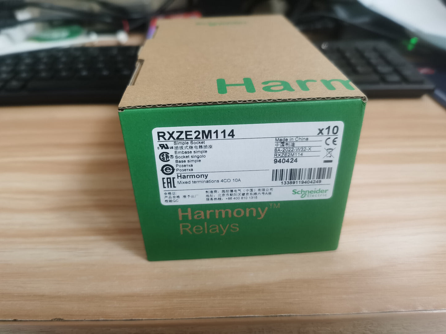 10PCS/1Box  Schneider RXZE2M114 Miniature Relay Sockets In Box