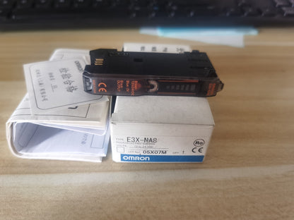 1PC Omron E3X-NA8 E3XNA8 Photoelectric Sensor In Box