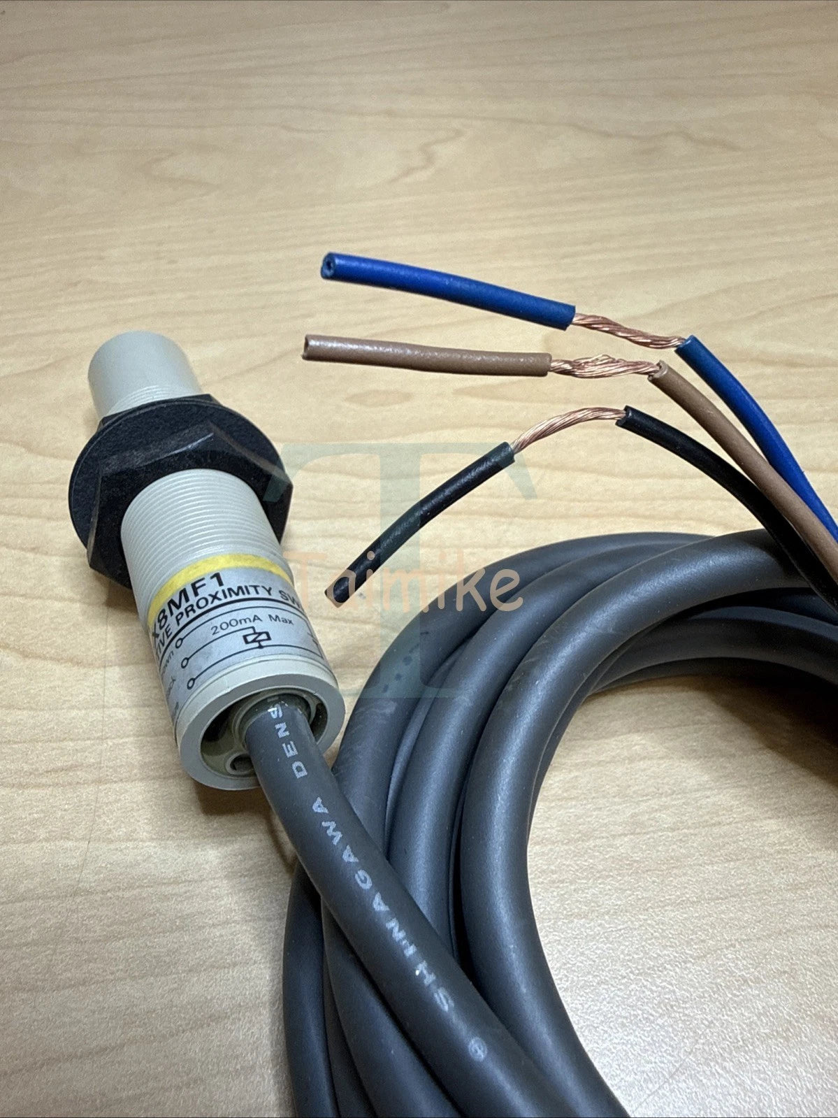 ! Omron E2K-X8MF1 Capacitive Proximity Switch