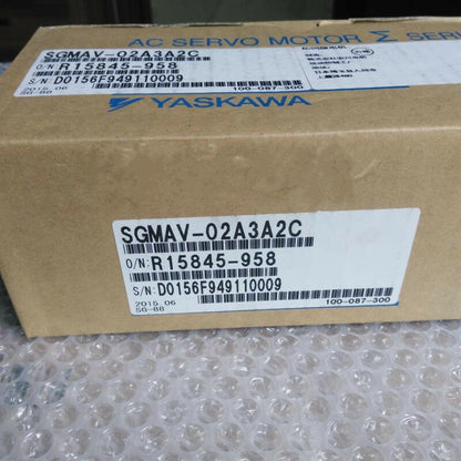 1PC YASKAWA AC SERVO MOTOR SGMAV-02A3A2C