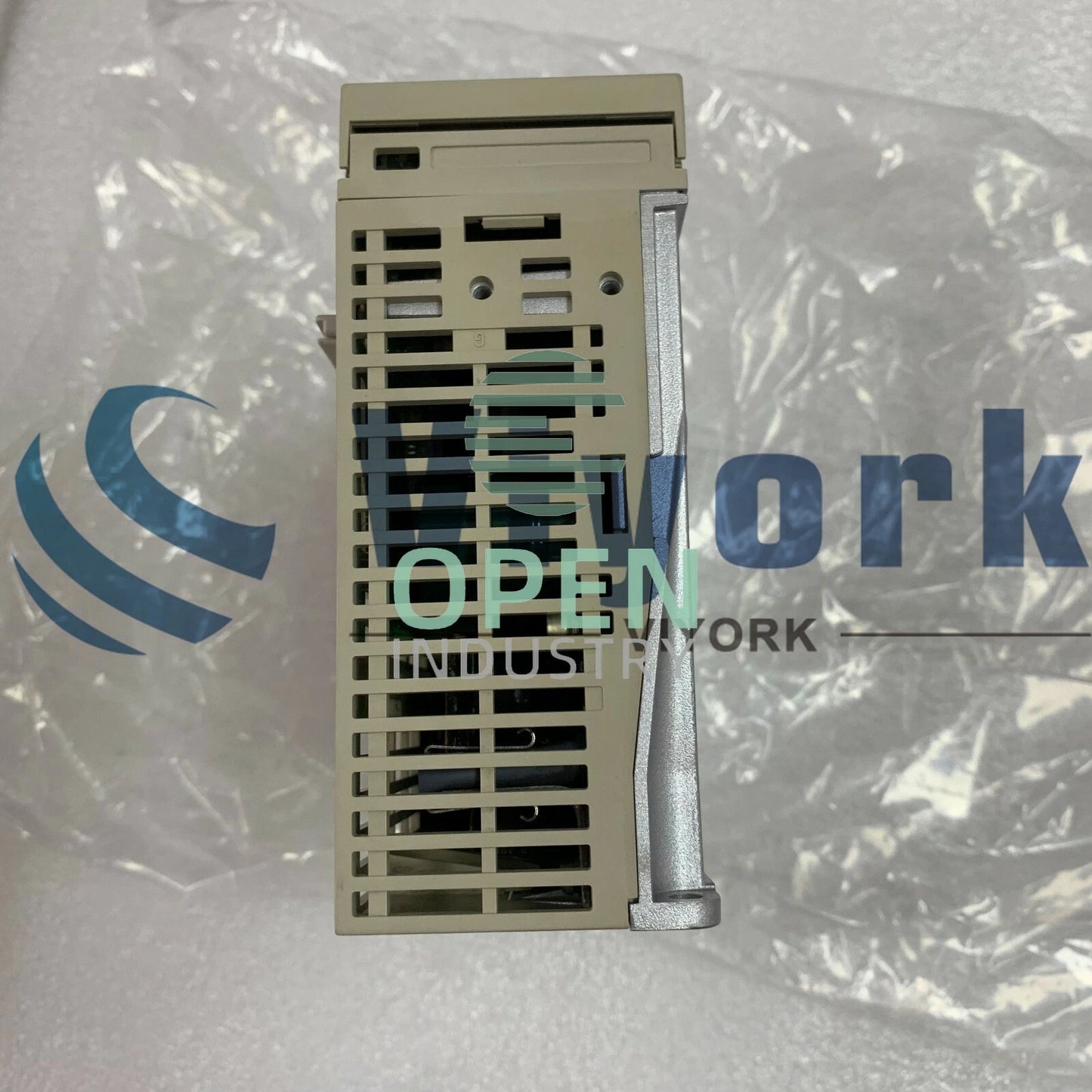 1PCS Yaskawa SGDH-02AE-OY SERVO DRIVE 3.4AMP 230V