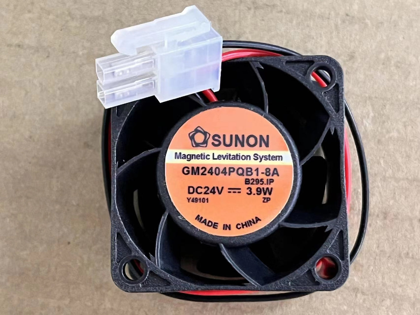 new For SUNON GM2404PQB1-8A Server Square Fan DC 24V 3.9W 2pin