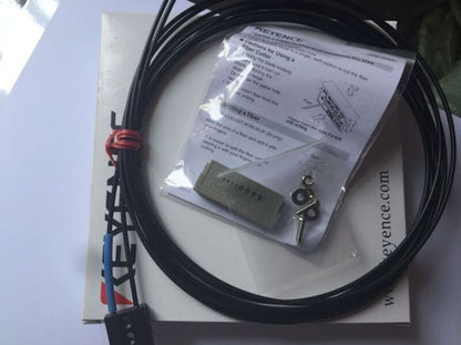 One KEYENCE FU-40S FU40S Fiber Optic Sensors  Free Shipping