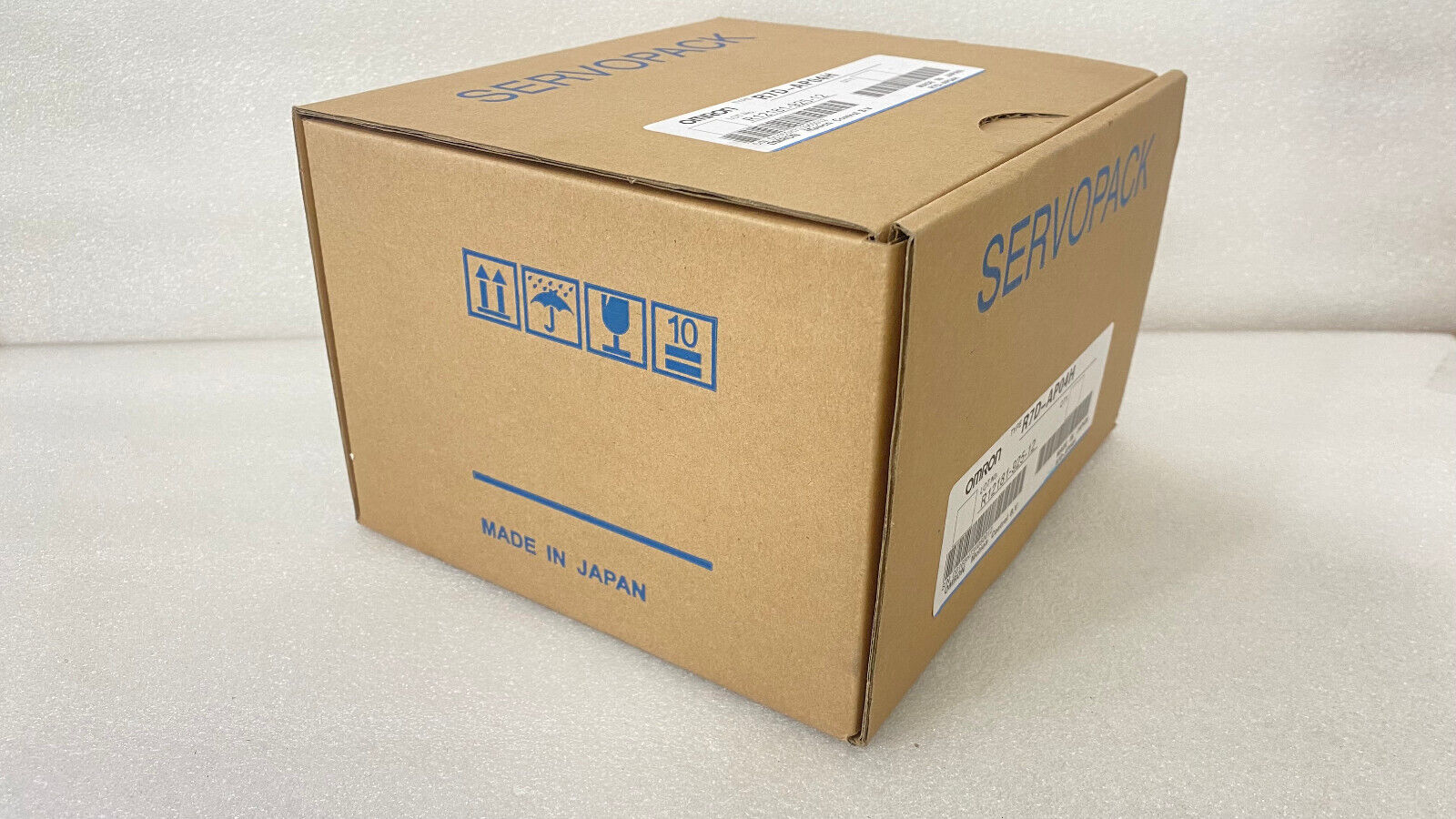 OMRON Servo Drive R7D-AP04H – 24-Hour Delivery | New Product - OMRON