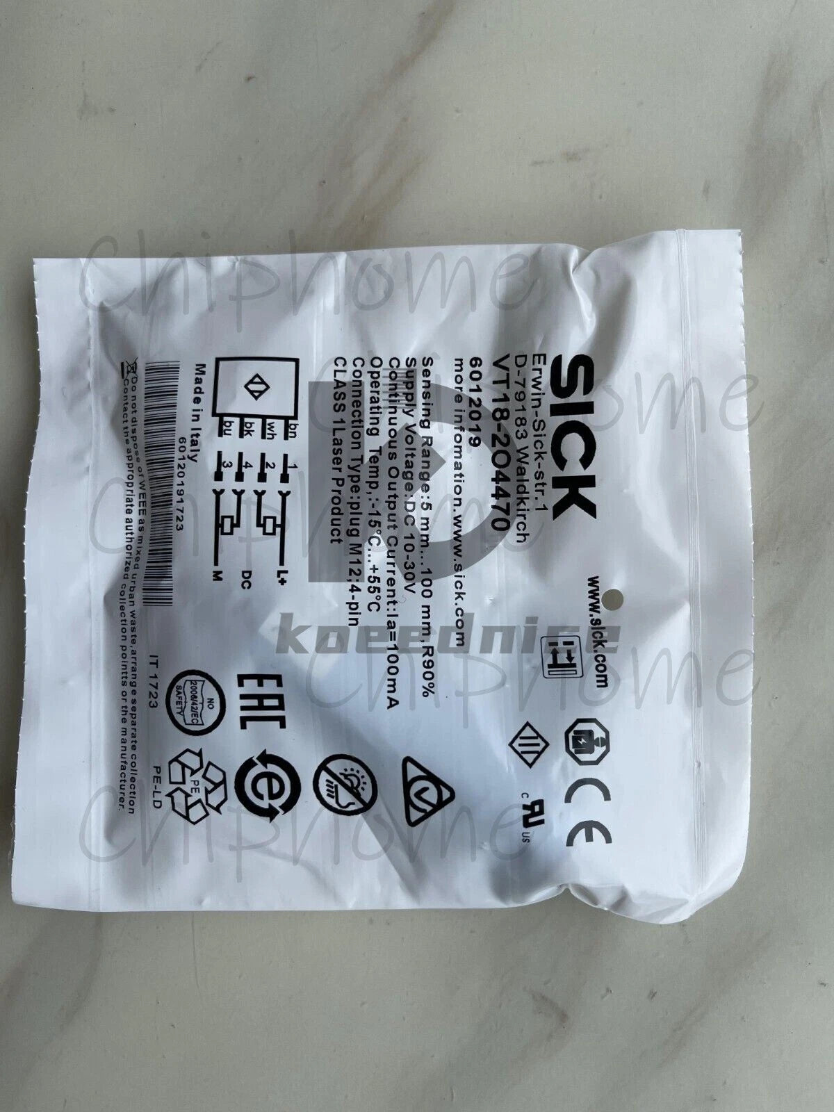 1PCS SICK Photoelectric switch sensor VT18-204470