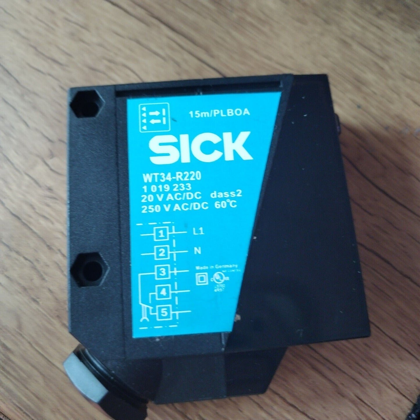new SICK WT34-R220 Photoelectric Proximity Sensor WT34R220 1PC - SICK