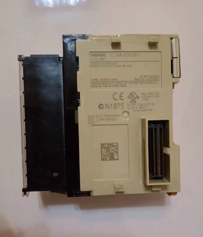 1PC OMRON CJ1W-DA08V PLC Module CJ1WDA08V ping