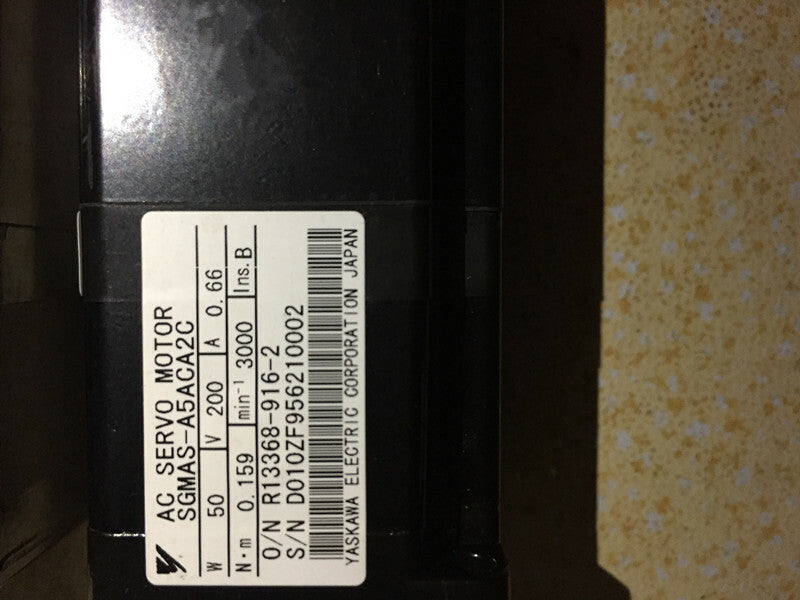1PC YASKAWA AC SERVO MOTOR SGMAS-A5ACA2C
