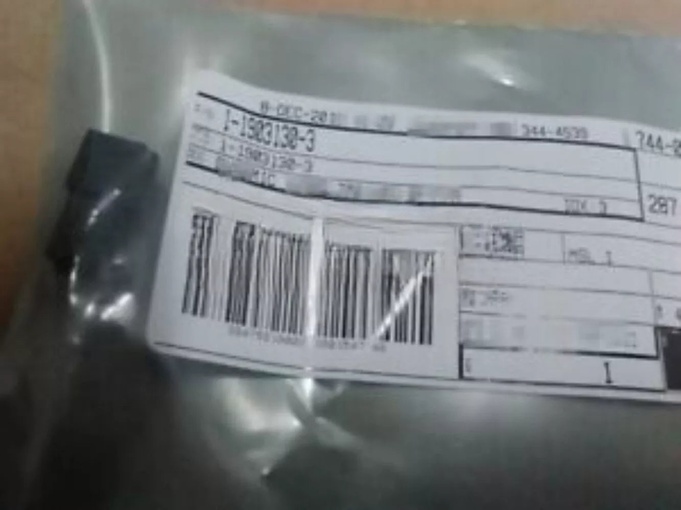 100pcs Rubber Shell for 1-1903130-3 Crimping Terminal 2.5mm 6-Pin - VENDOR NAME