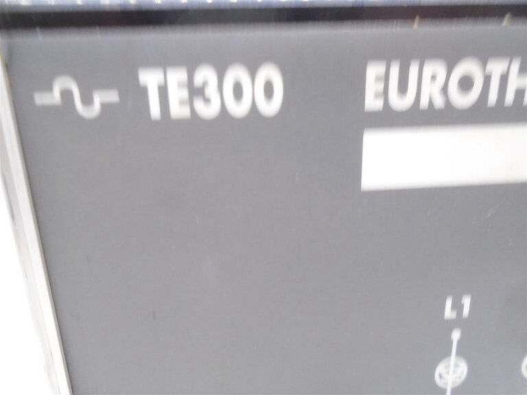 EUROTHERM TE300 Process Controller for industrial applications - EUROTHERM