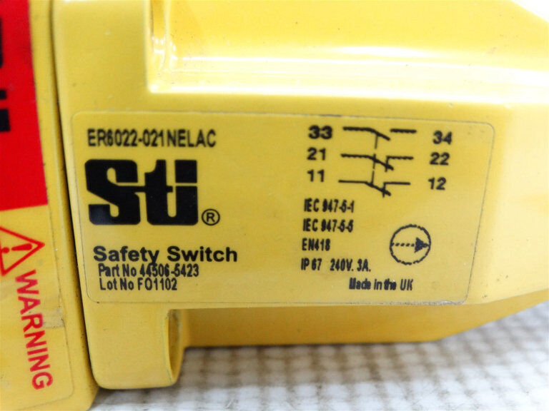 OMRON ER6022-021NELAC SWITCH | High-Quality Relay Switch | Industrial & Home Use | Reliable Performance - OMRON