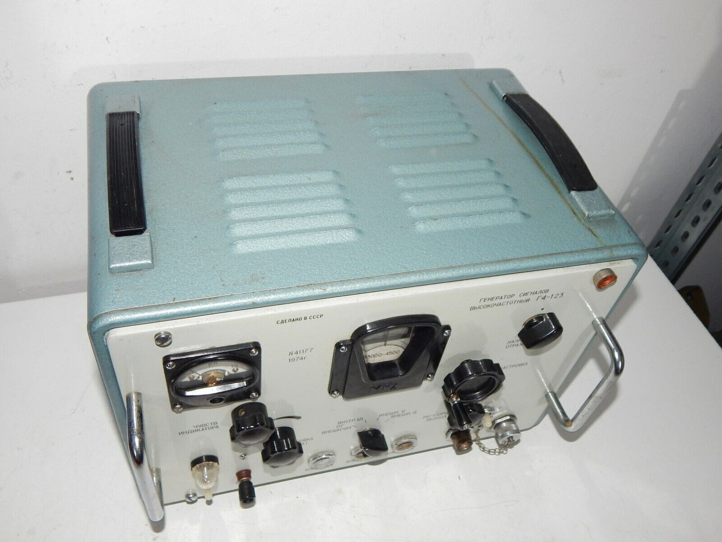 Used High-Frequency Signal Generator G4-123, 3000-4500 MHz - METER