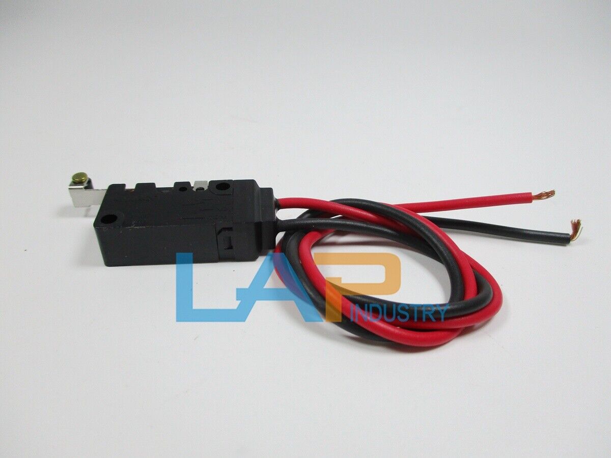 new 1PC  Omron Limit Switch D2VW-5L2-2M