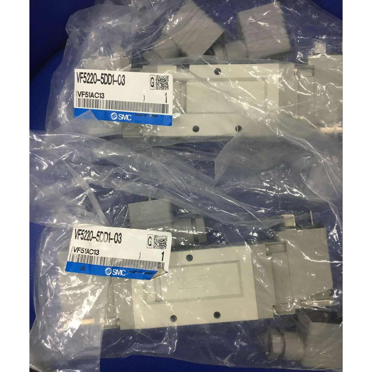 New SMC Solenoid Valve VF5220-5DD1-03 1 Year - SMC