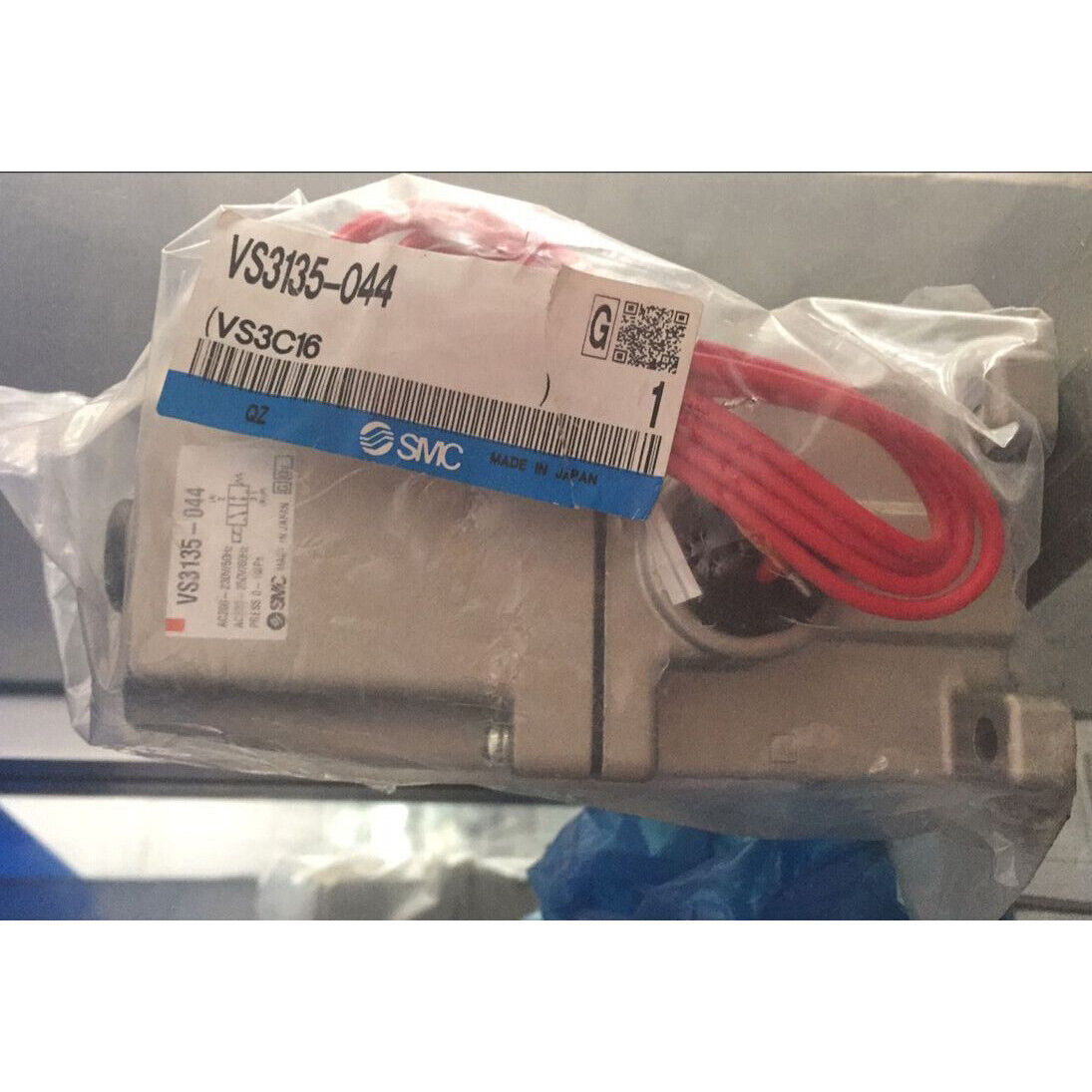 1PC SMC VS3135-044 Solenoid Valve - SMC
