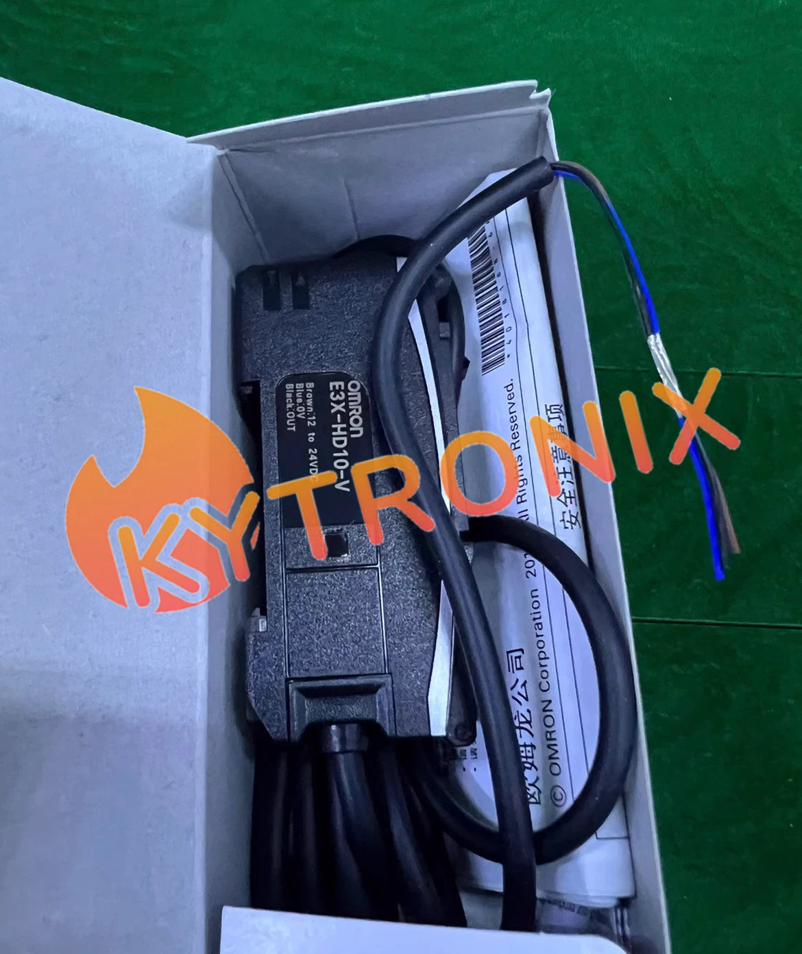 1 pcs OMRON E3X-HD10-V optical fiber amplifier