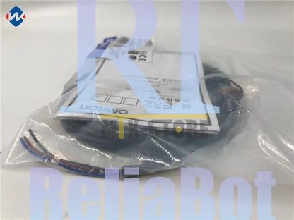 1pcs Omron E3Z-L81 (E3ZL81)