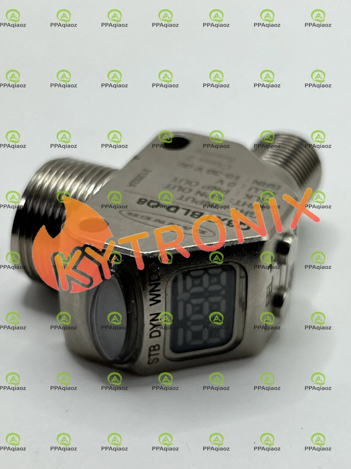 1PCS BANNER Q3XTBLD-Q8 Sensor Fast Shipping