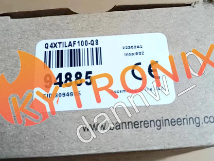 BANNER Q4XTILAF100-Q8 laser sensor