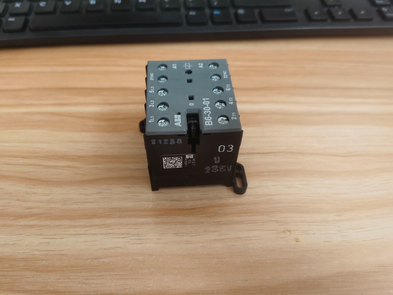 new 1PC ABB B6-30-01 220V Contactor - ABB
