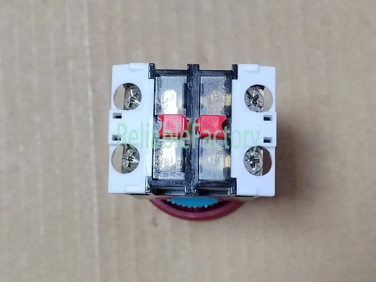 1PCS B30-81A for KACON Emergency Stop Switch 30mm for Doosan CNC Machine Tool