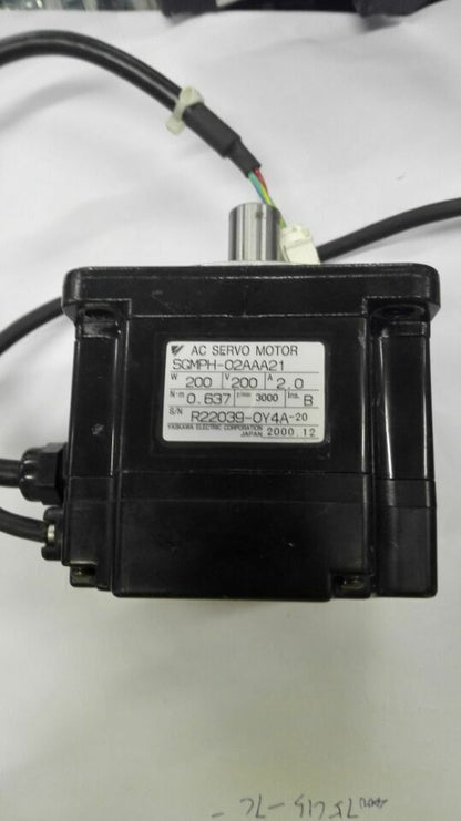 1PC YASKAWA AC SERVO MOTOR SGMPH-02AAA21