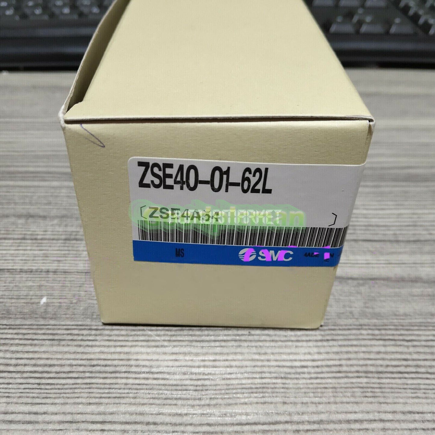 SMC ZSE40-01-62L High Precision Digital Vacuum Pressure Switch
