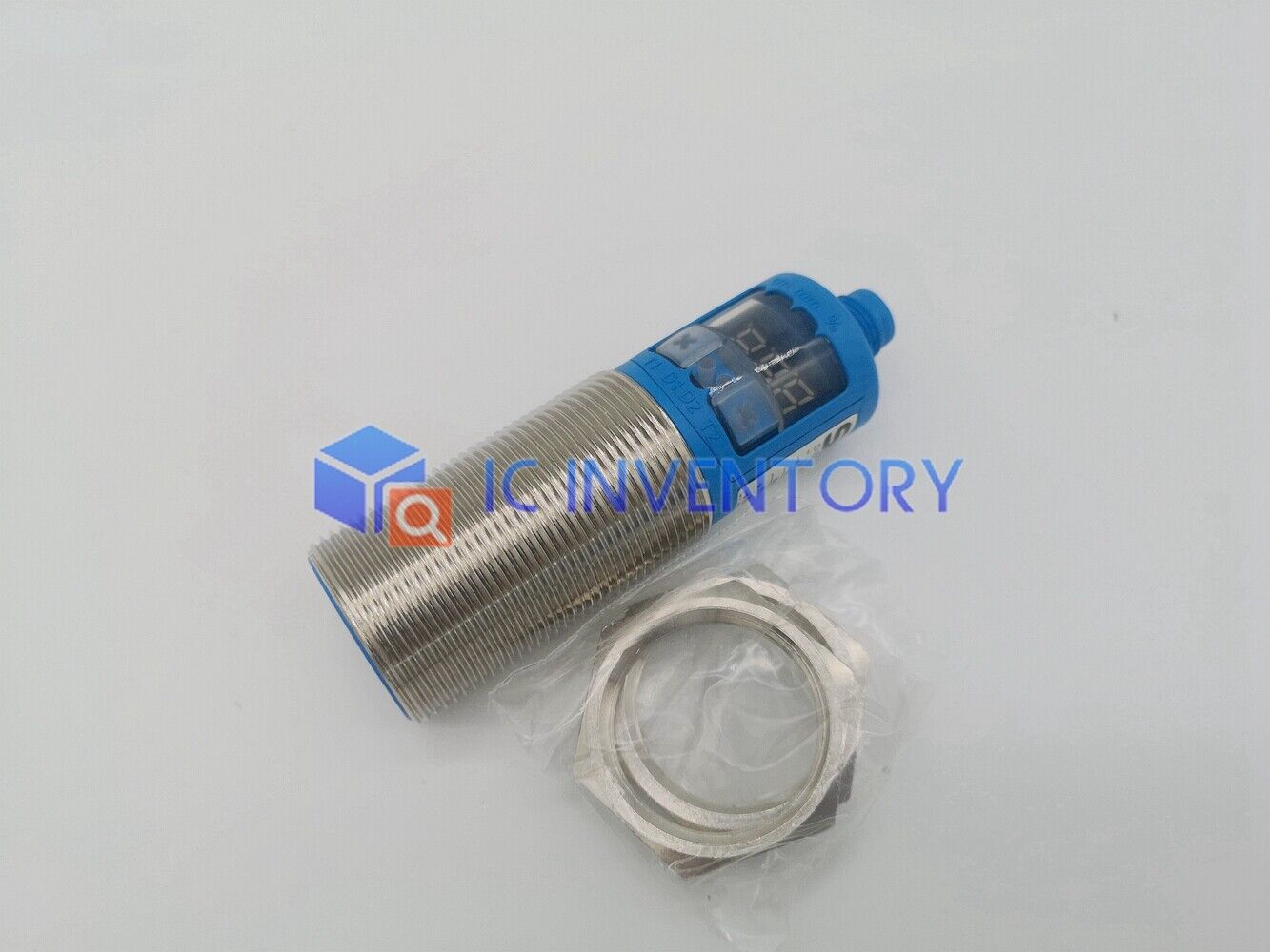 new SICK UM30213113 UM30-213113 ULTRASONIC SENSOR 0-10V 4-20 mA - SICK
