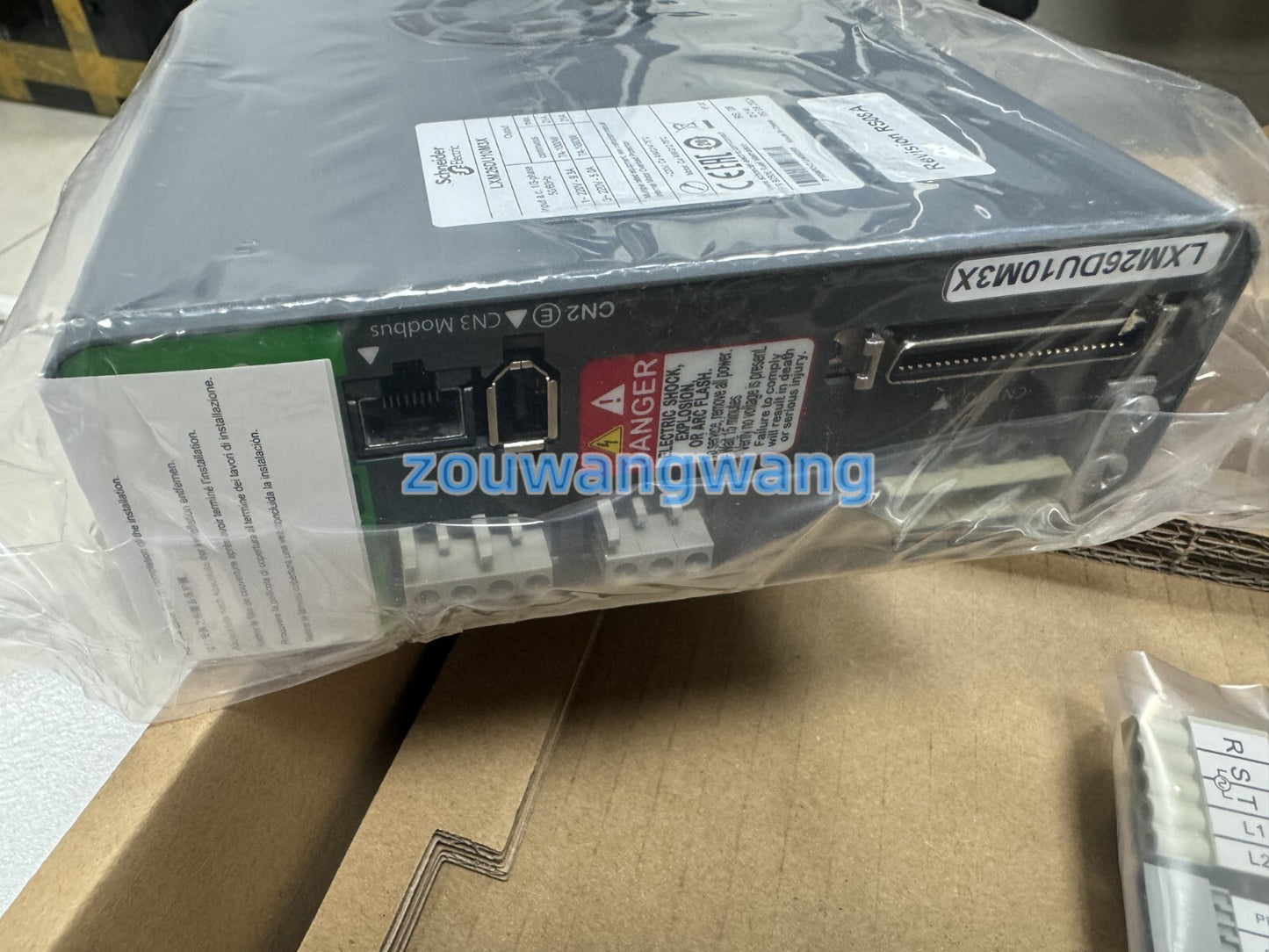 new LXM26DU10M3X servo drive, LXM26DU10M3X