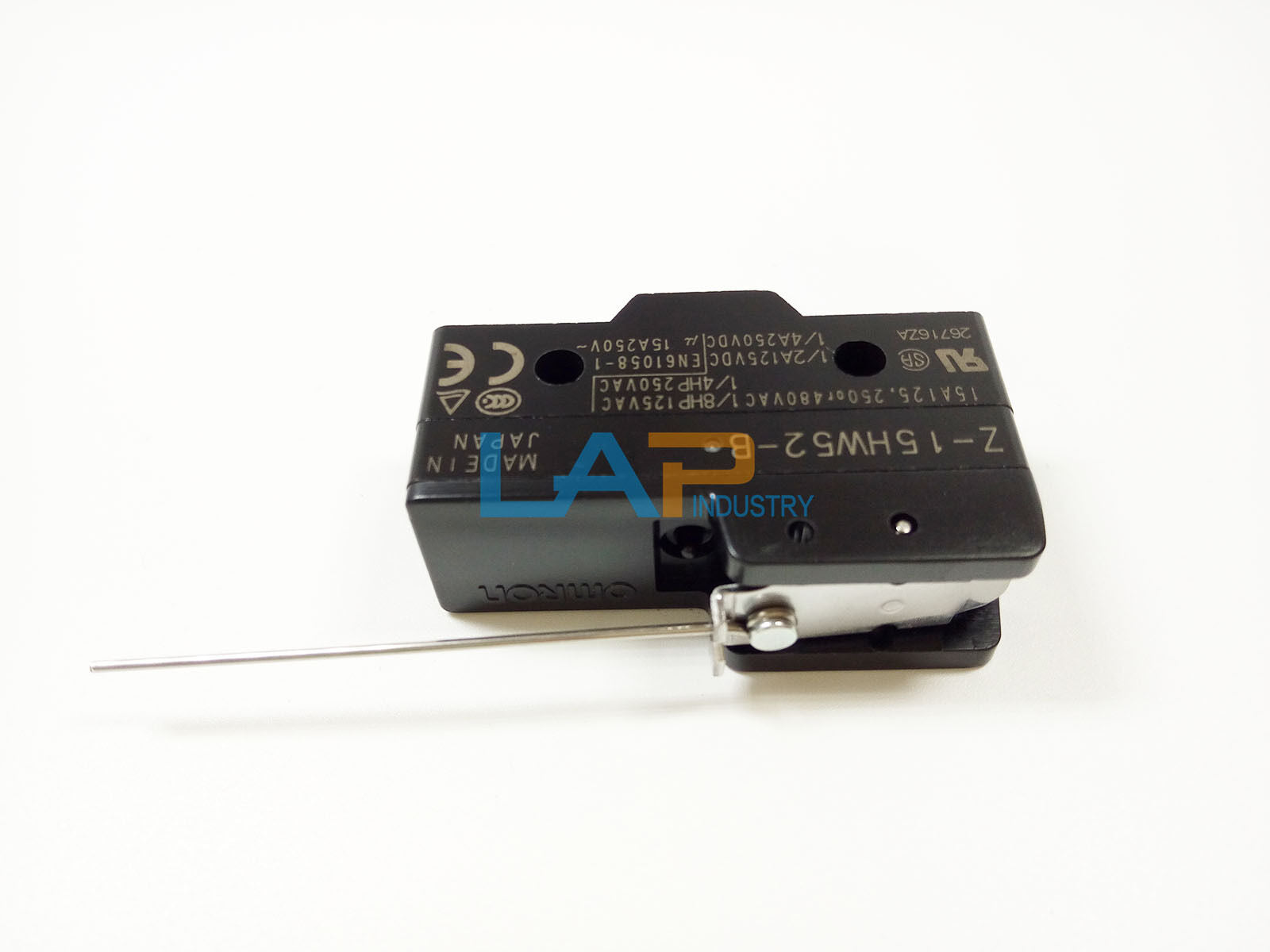 new 1PC  Omron Limit Switch Z-15HW52-B