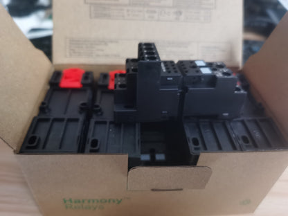 10PCS/1Box  Schneider RXZE2M114 Miniature Relay Sockets In Box