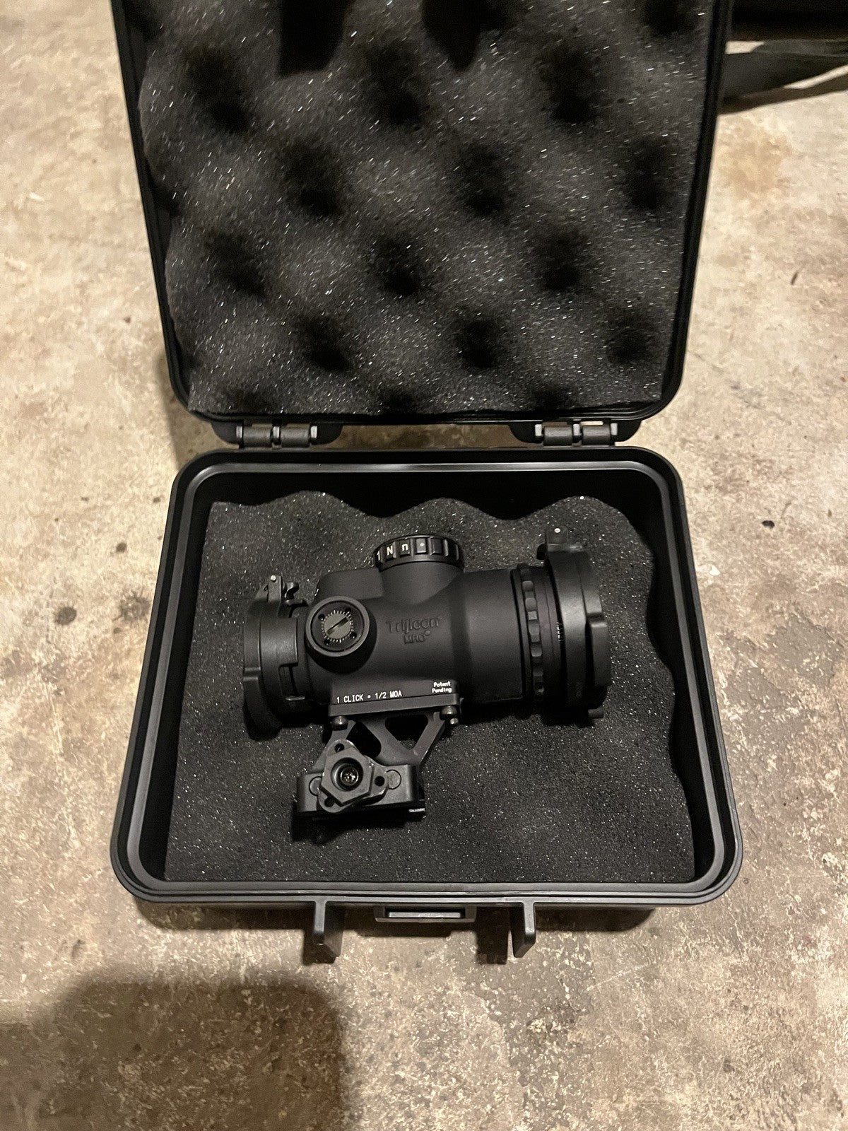 Trijicon MRO SD Patrol 1x25 2 MOA Red Dot w/ Full Co-Witness Quick Release Mount