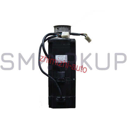 new In Box YASKAWA SGMAH-08A1A2C Servo Motor