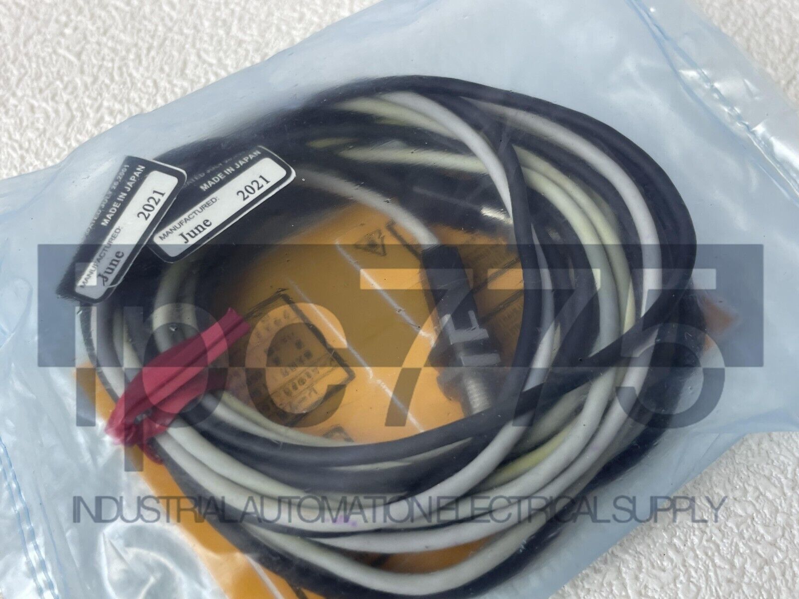 New 1PCS Keyence Laser Sensor LV-S71 - KEYENCE