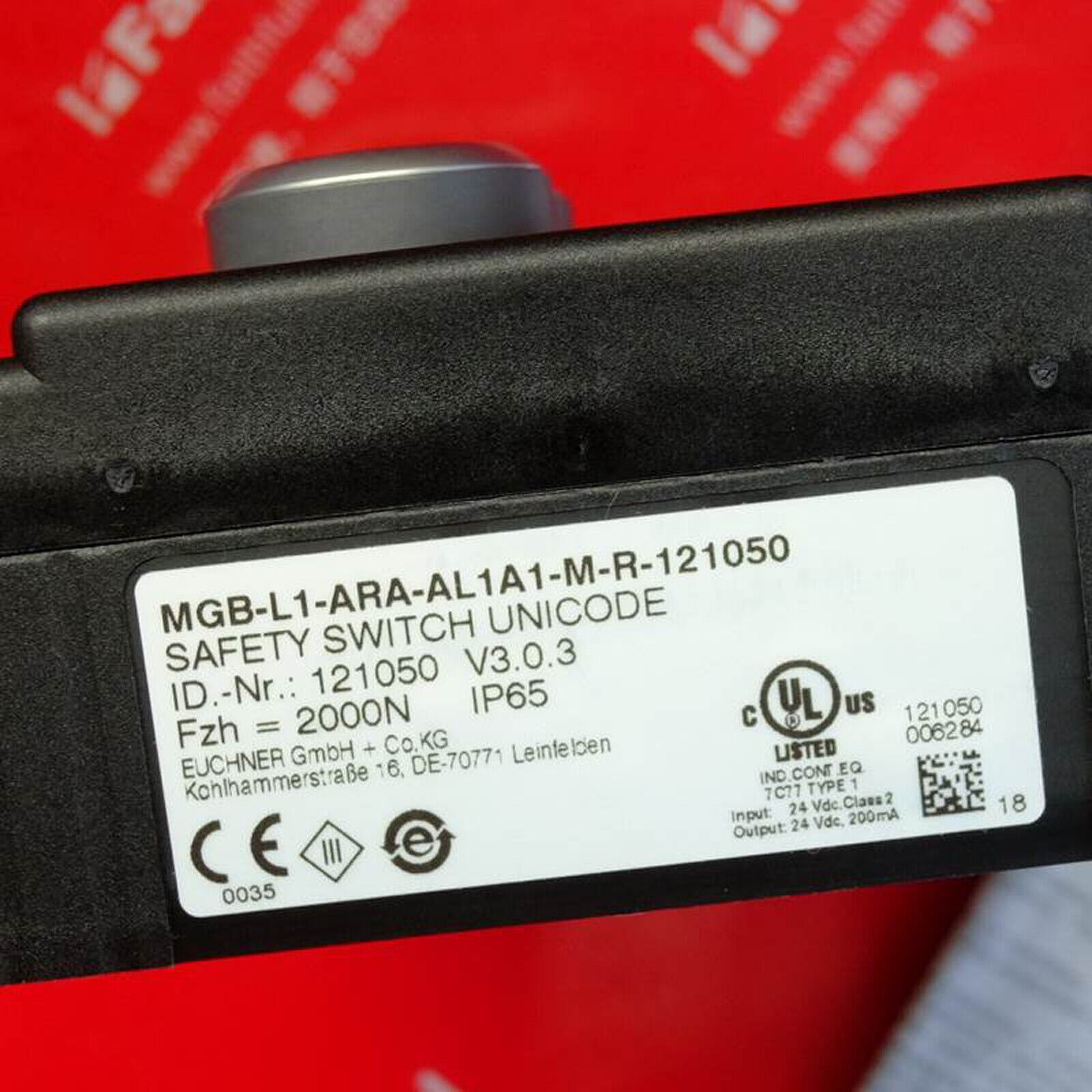 new 1PC  MGB-L1-ARA-AL1A1-M-R-121050 Euchner Safety switch FAST SHIP#XR