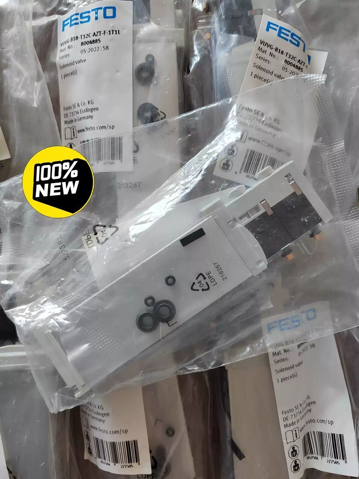 1pcs    Solenoid Valve VUVG-B18-T32C-AZT-F-1T1L 8004885