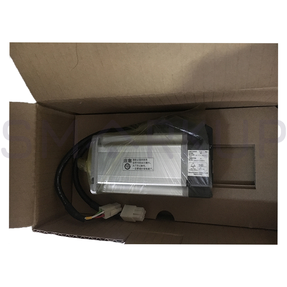 new  In Box PANASONIC MHMD042P1T AC Servo Motor